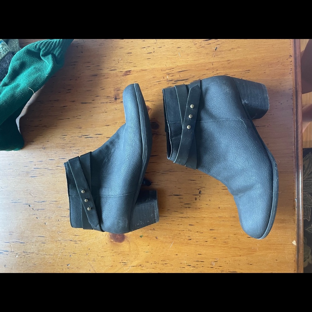 Kids boots